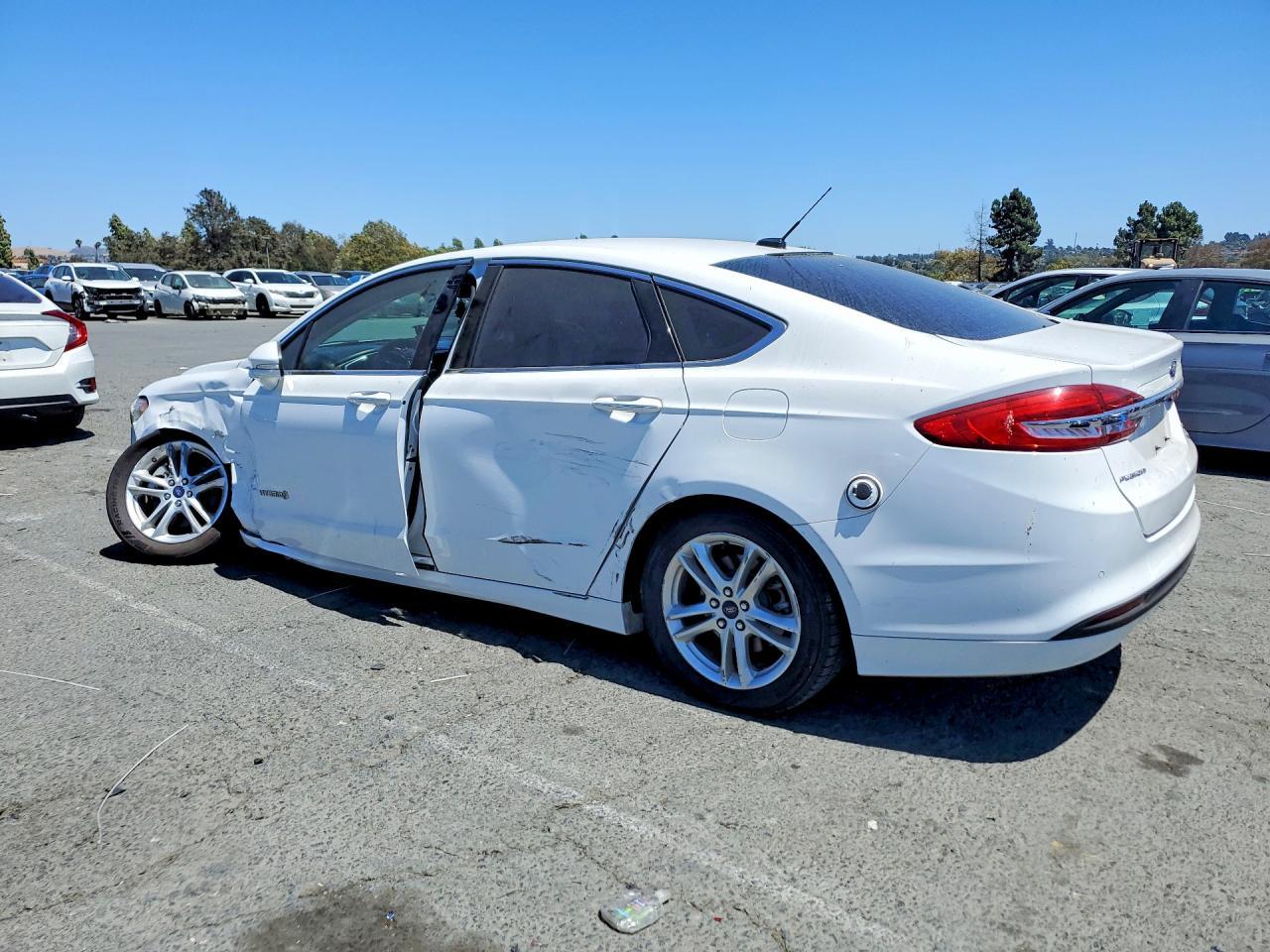 2018 Ford Fusion Se Hybrid - Image 2