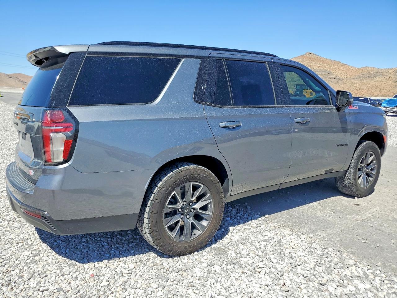 2021 Chevrolet Tahoe K1500 Z71 - Фото 3