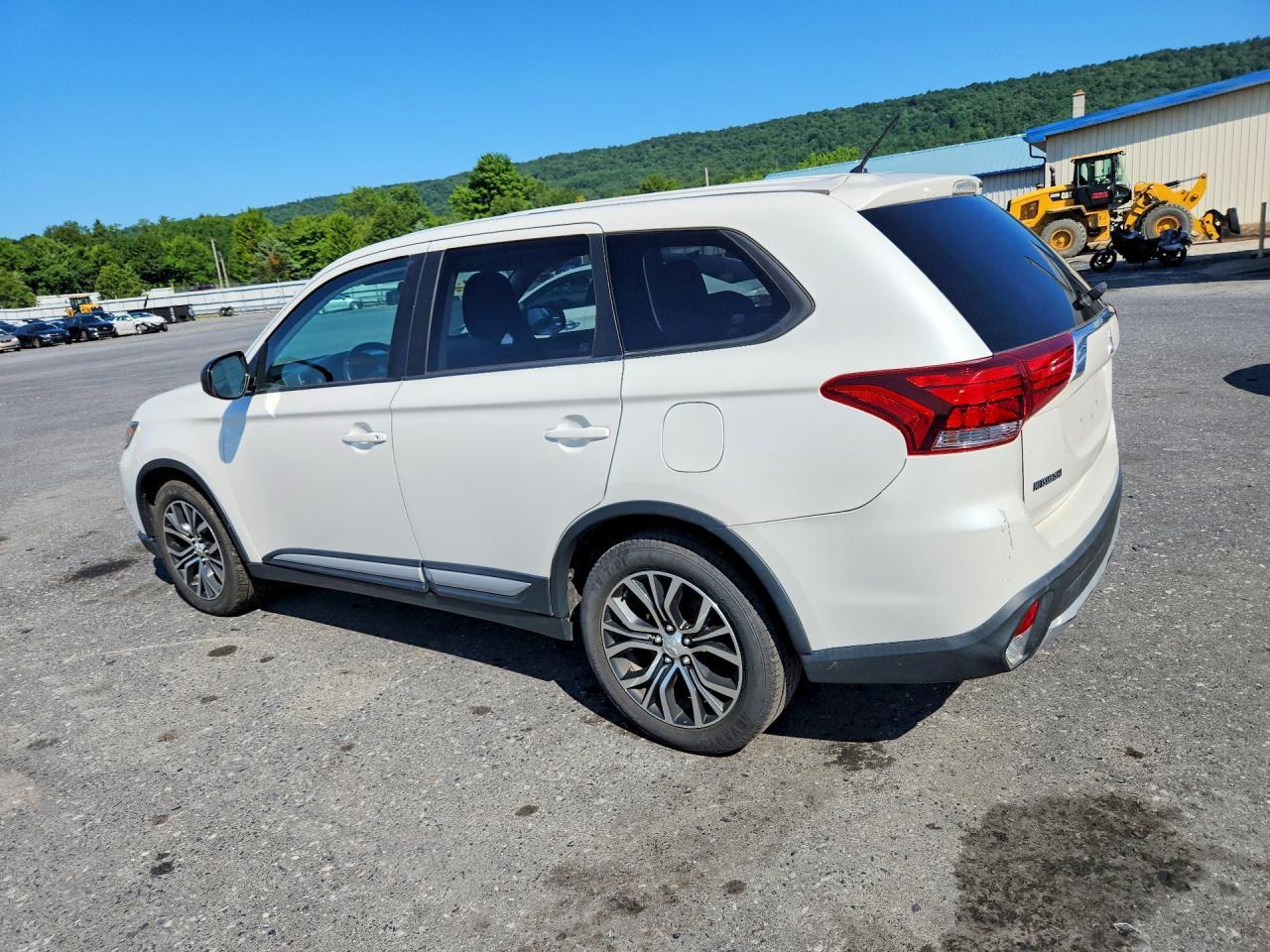 2016 Mitsubishi Outlander Es - Фото 2