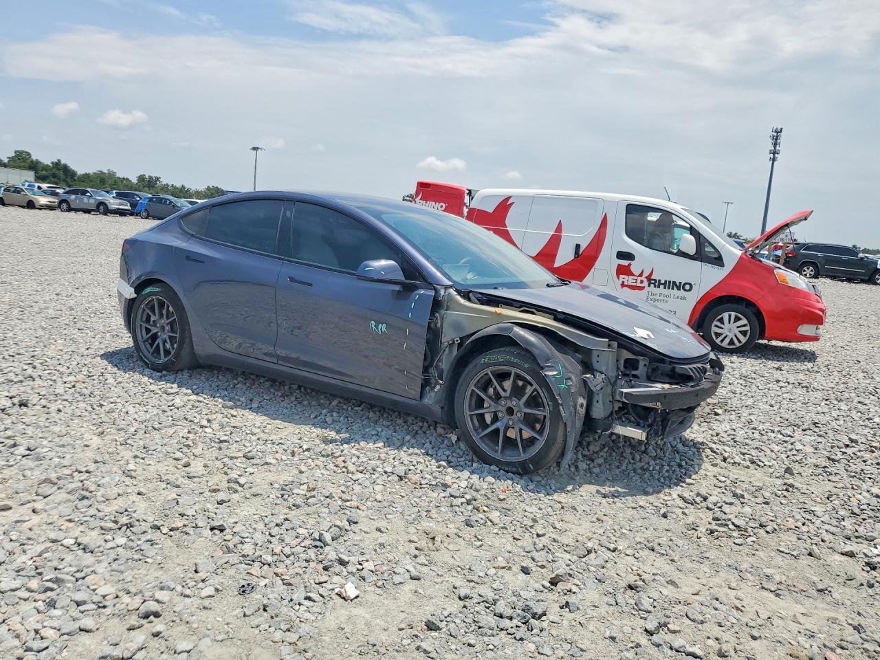 2021 Tesla Model 3 - Фото 4