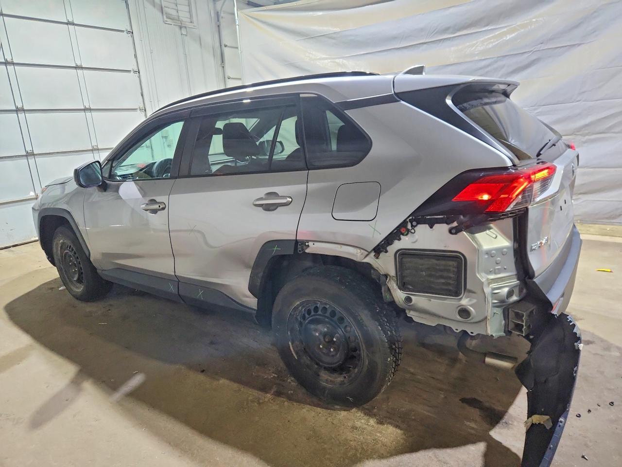 2020 Toyota Rav4 Le - Фото 2
