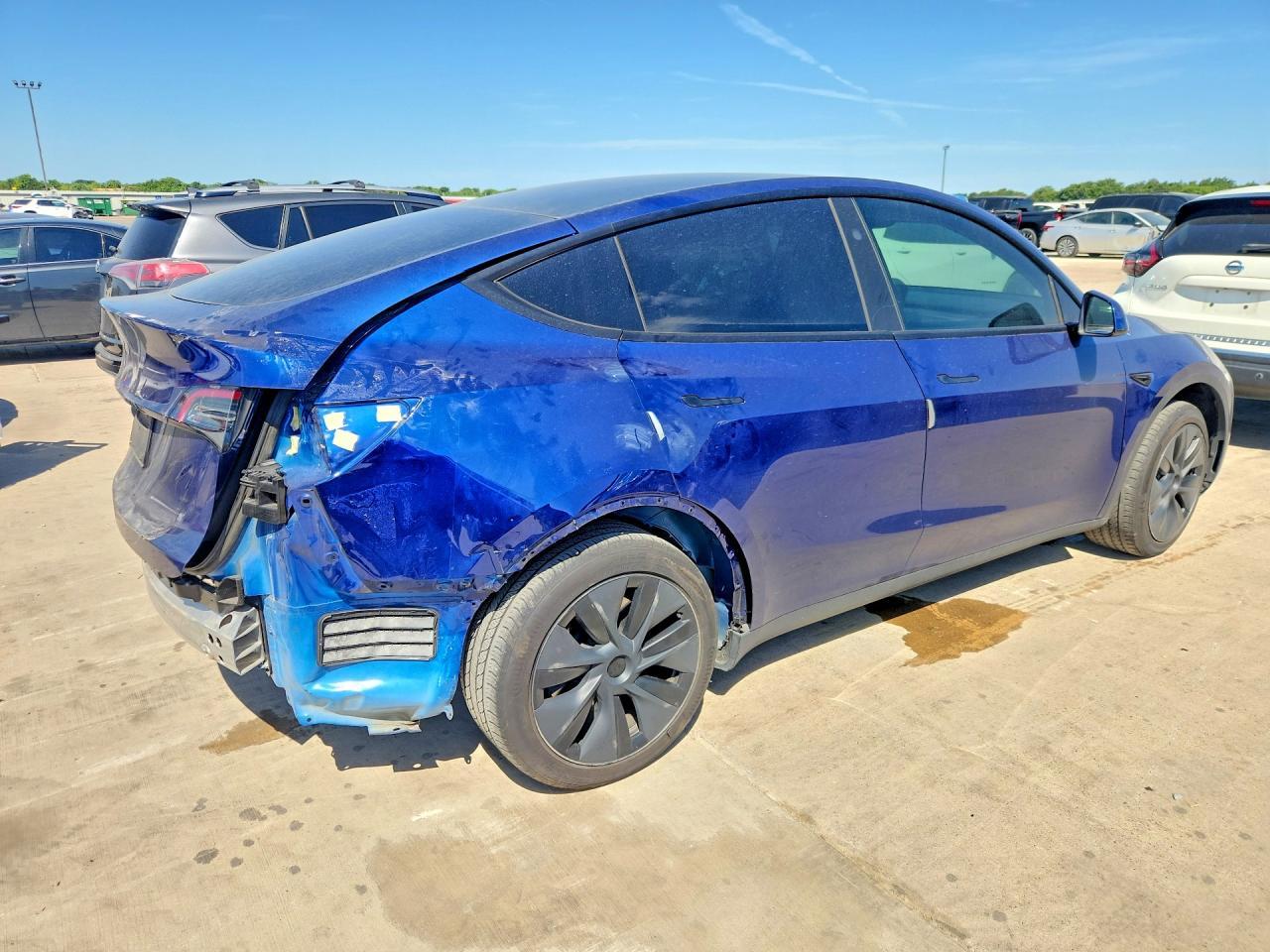 2024 Tesla Model Y - Фото 3