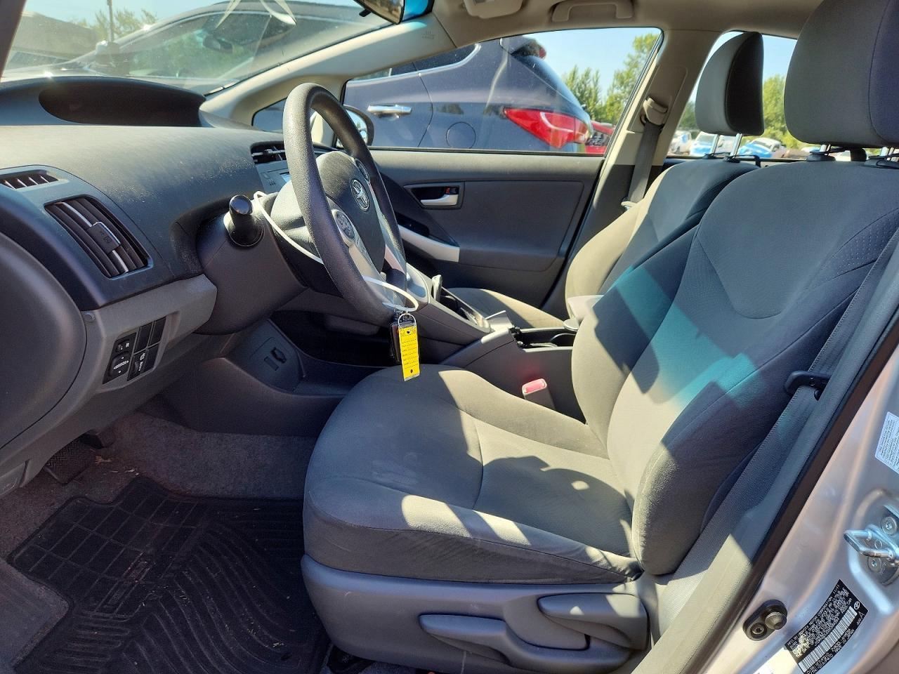 2011 Toyota Prius Three - Фото 7