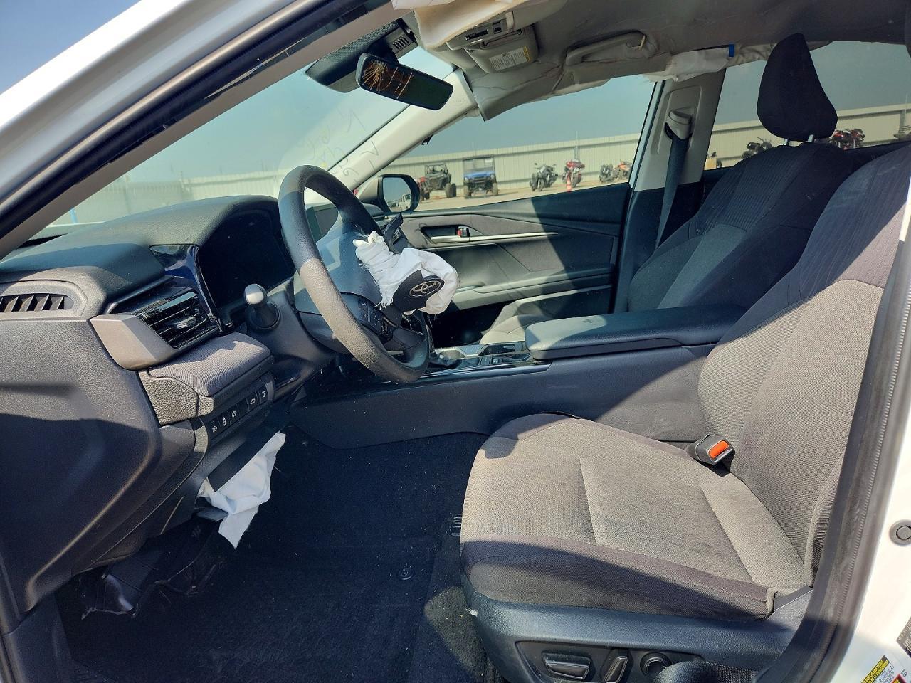 2025 Toyota Camry Le - Image 7