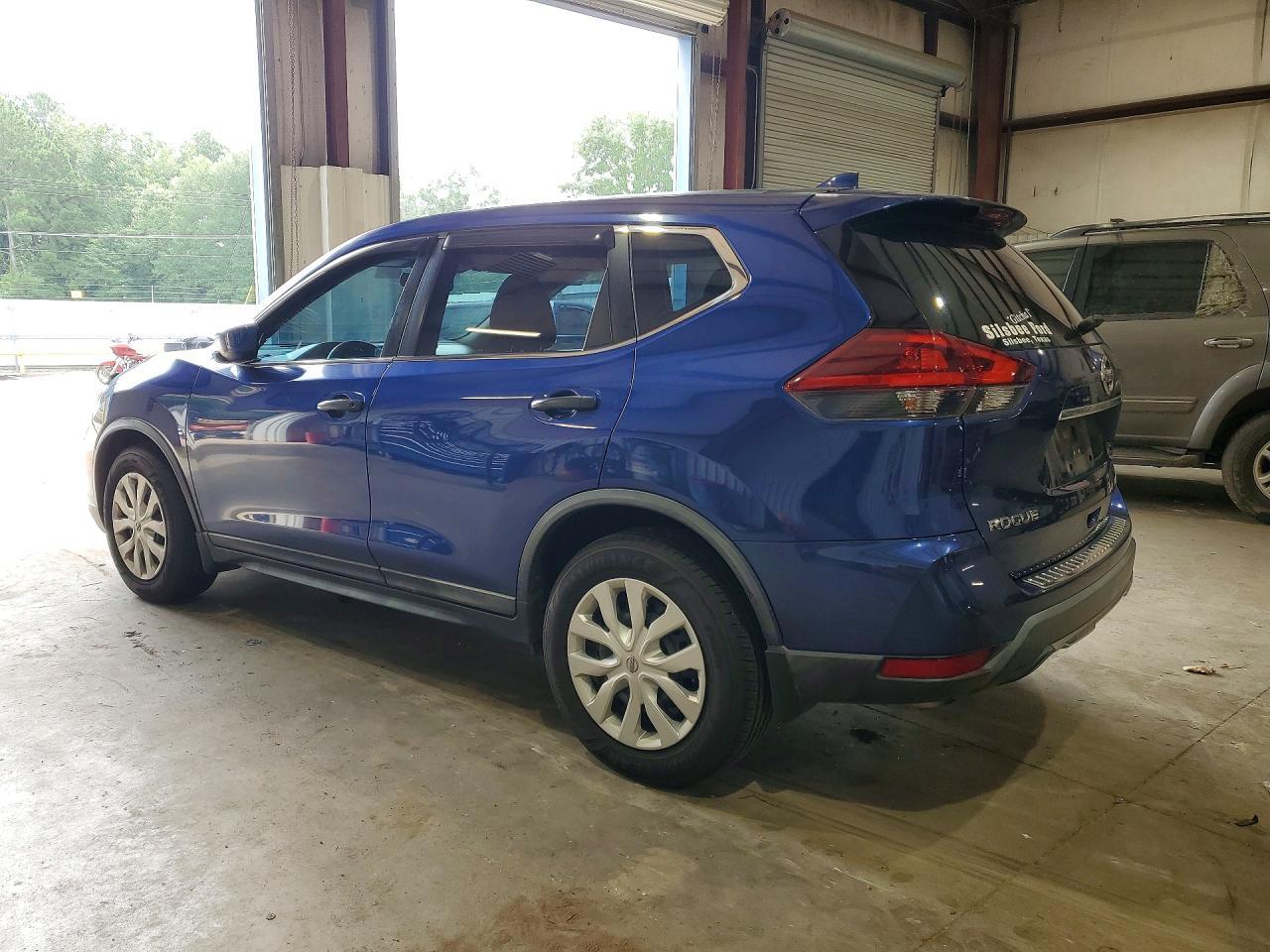 2018 Nissan Rogue S - Фото 2