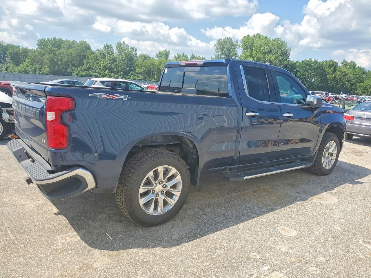 2020 Chevrolet Silverado K1500 Ltz - Фото 3