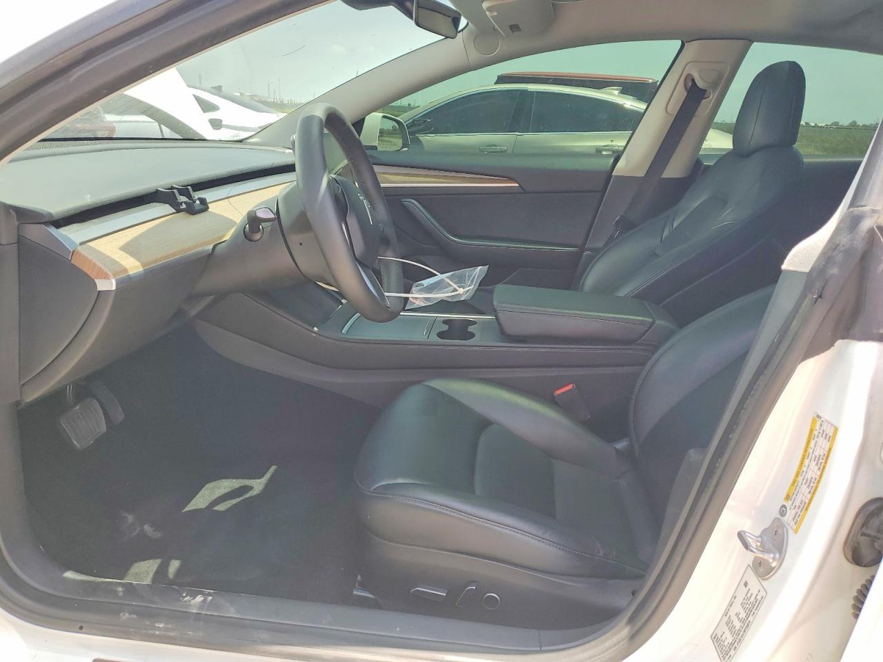 2022 Tesla Model 3 - Фото 7