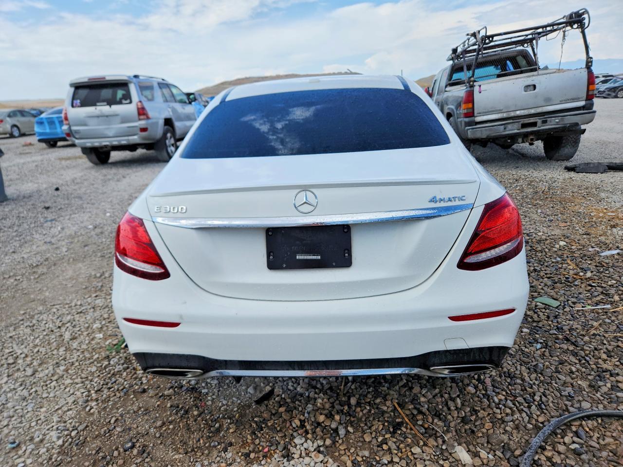 2017 Mercedes-Benz E 300 4Matic - Фото 6