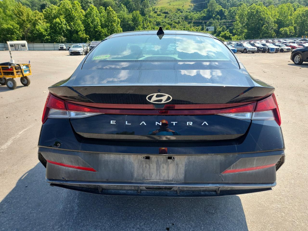 2024 Hyundai Elantra Se - Фото 6