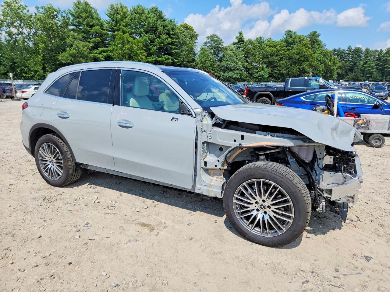 2026 Mercedes-Benz Glc 300 4Matic - Image 4