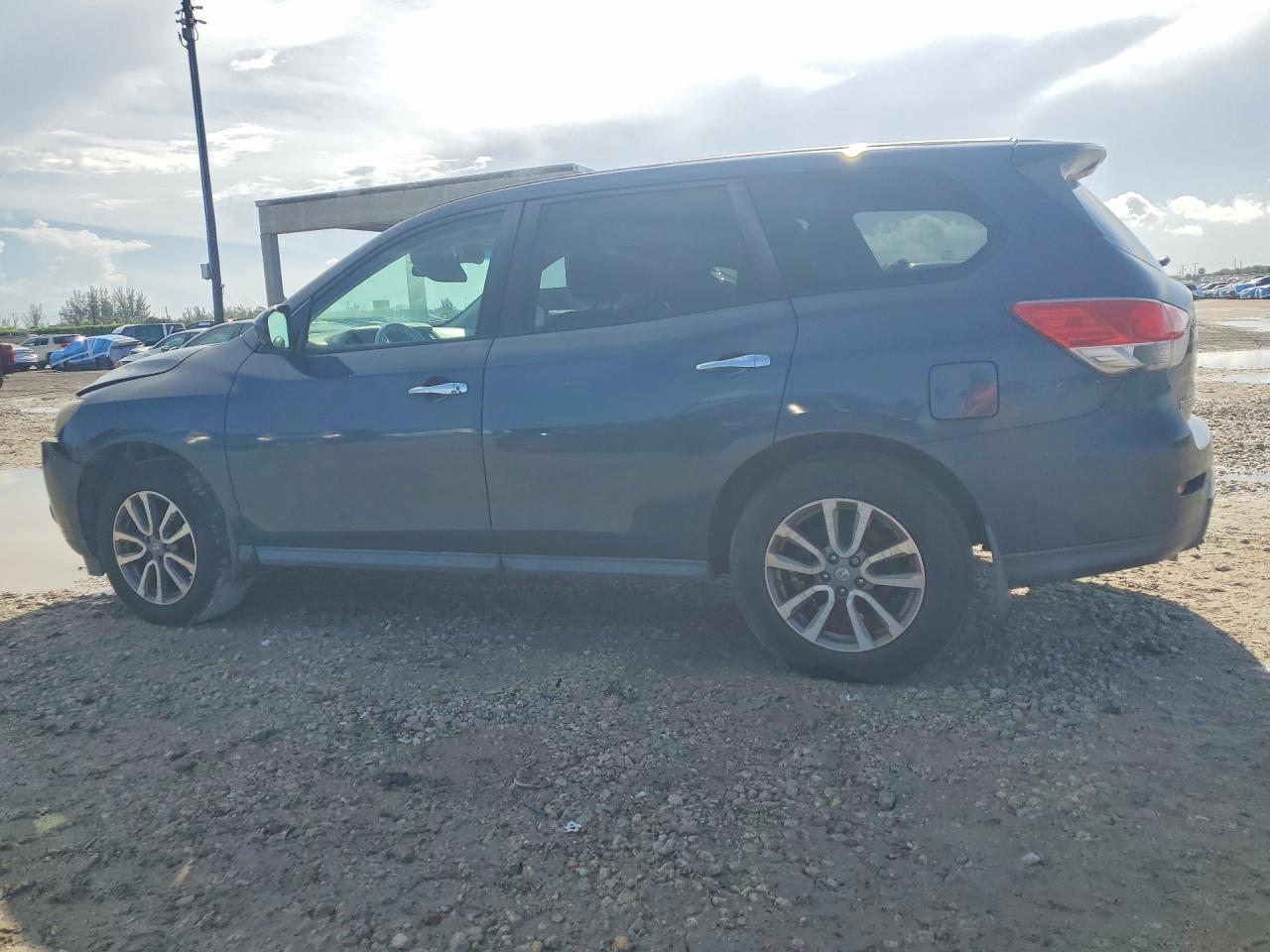 2014 Nissan Pathfinder S - Фото 2