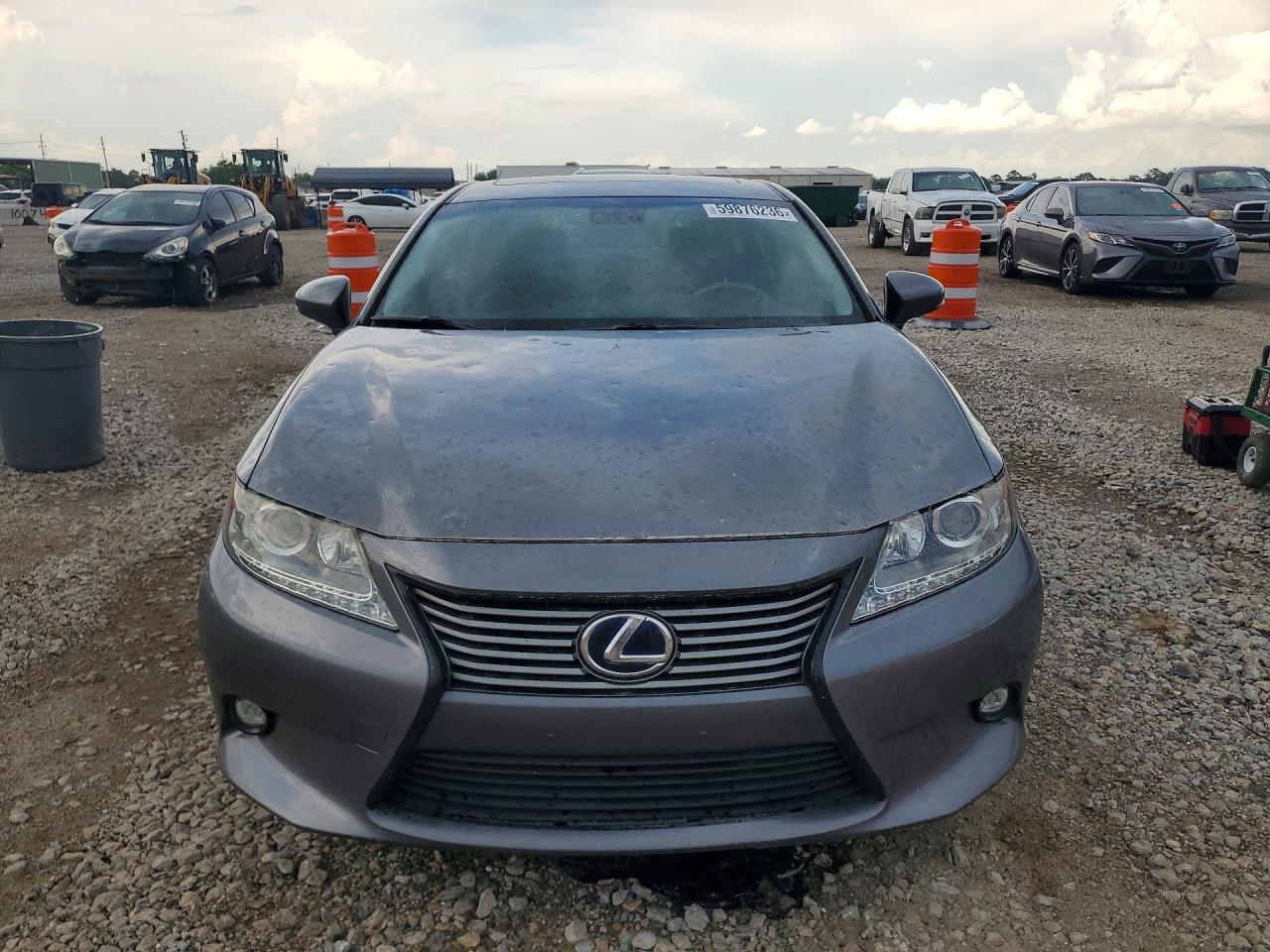 2015 Lexus Es 300H - Image 5