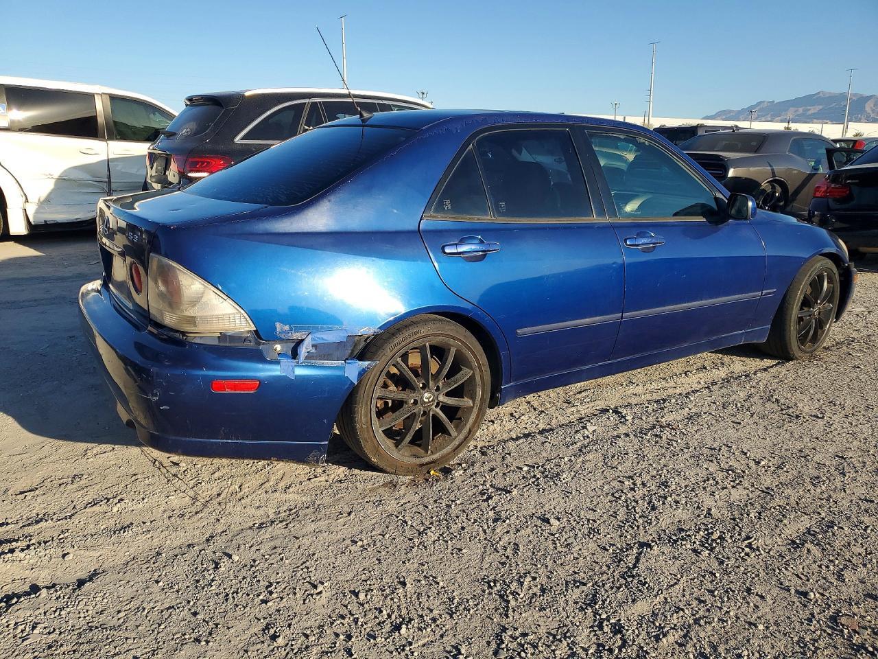 2001 Lexus Is 300 - Image 3