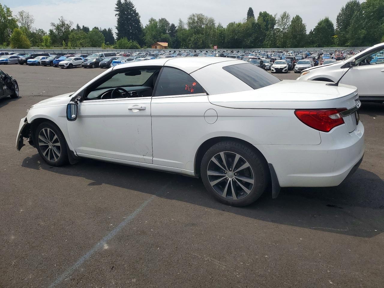 2013 Chrysler 200 S - Фото 2