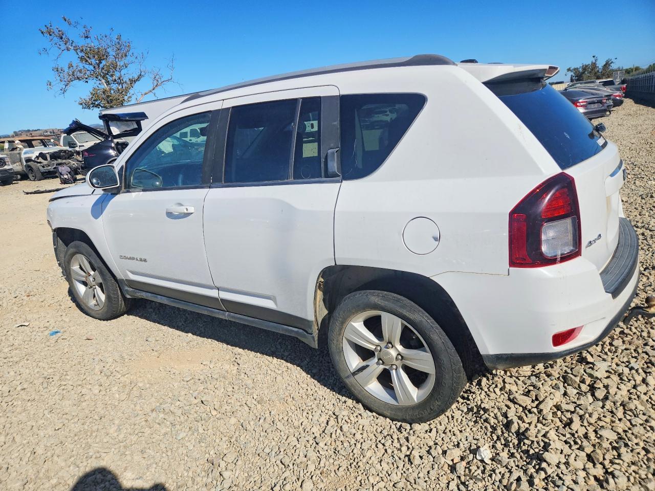 2016 Jeep Compass Latitude - Фото 2