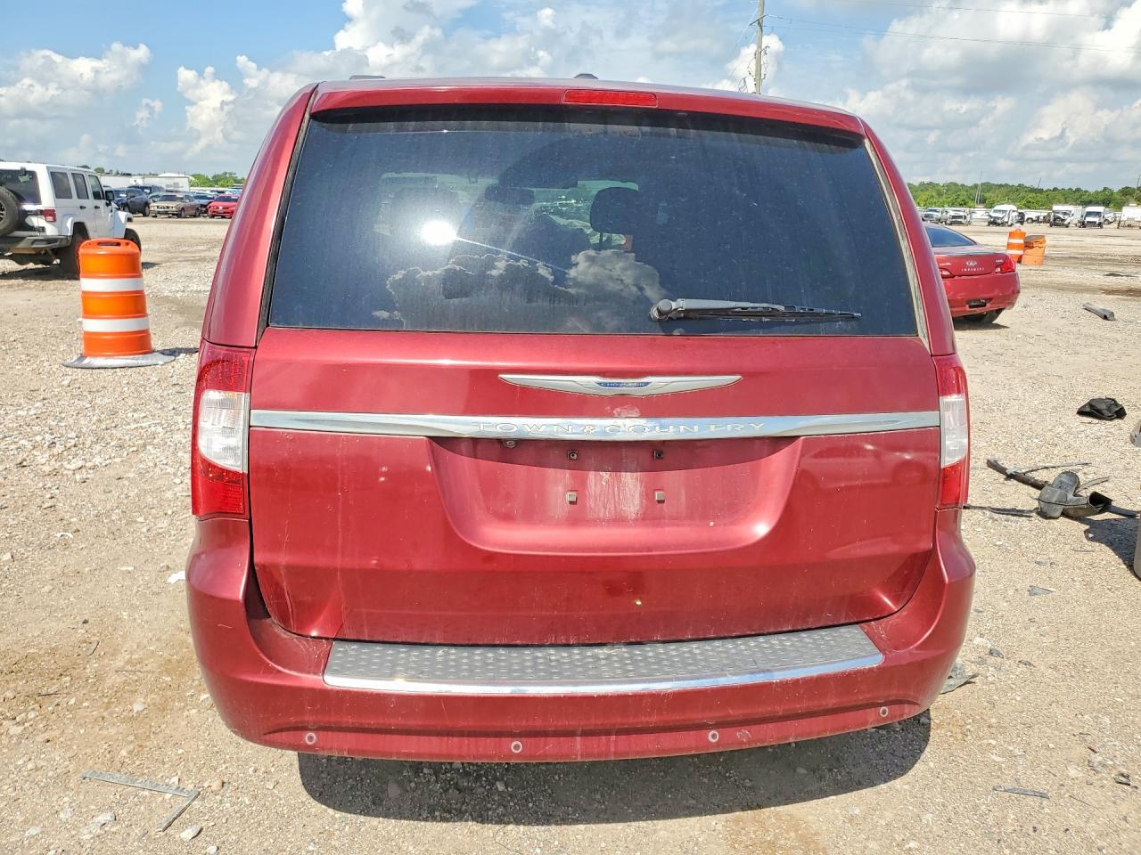 2014 Chrysler Town & Country Touring L - Фото 6