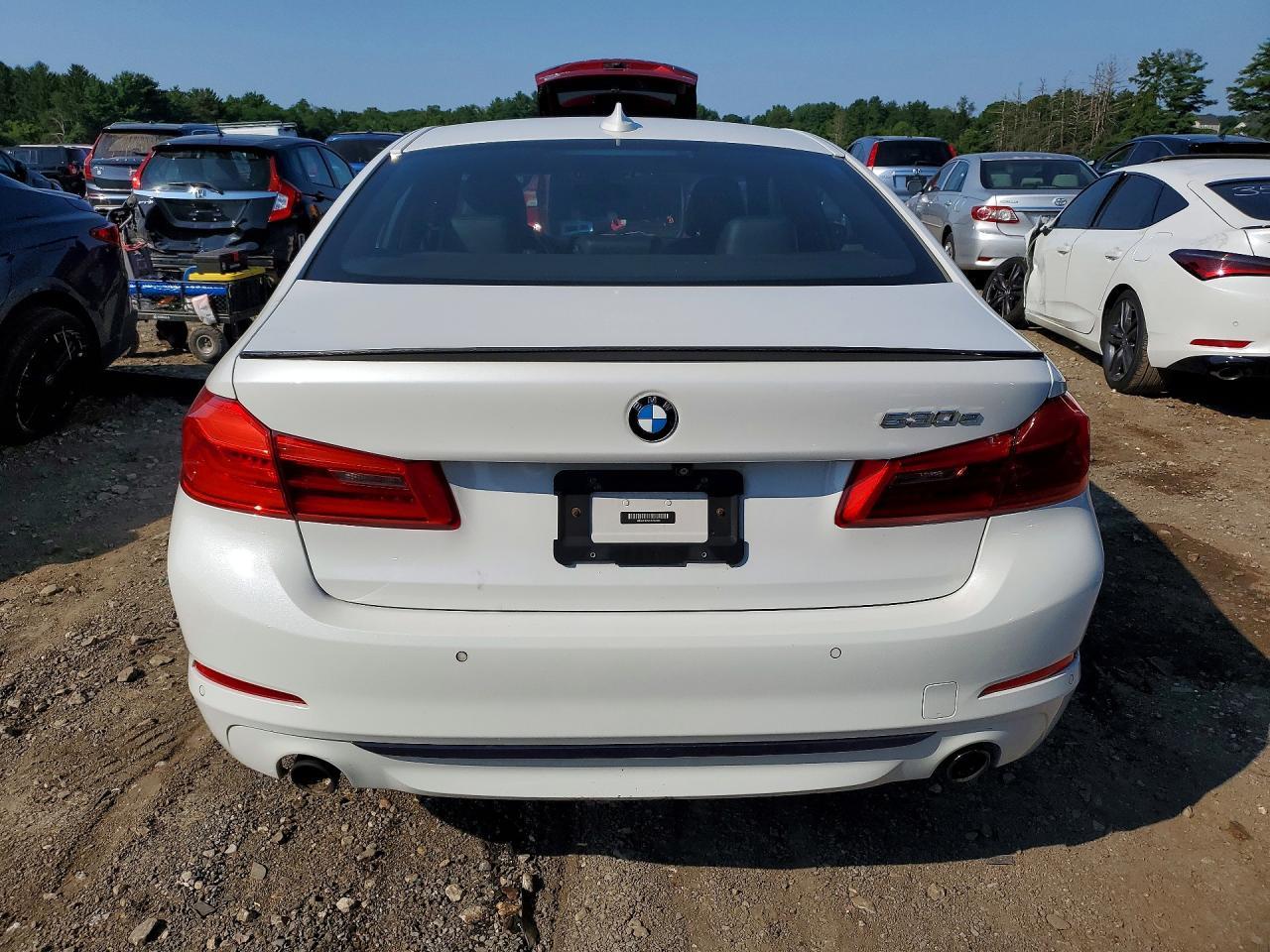 2018 BMW 530Xe - Image 6
