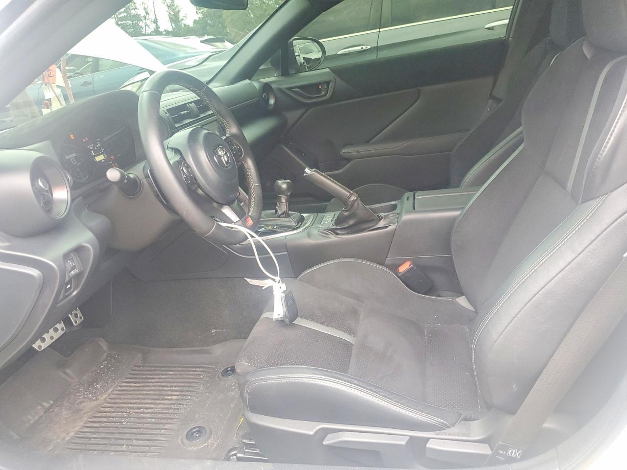 2022 Toyota Gr 86 Premium - Image 7