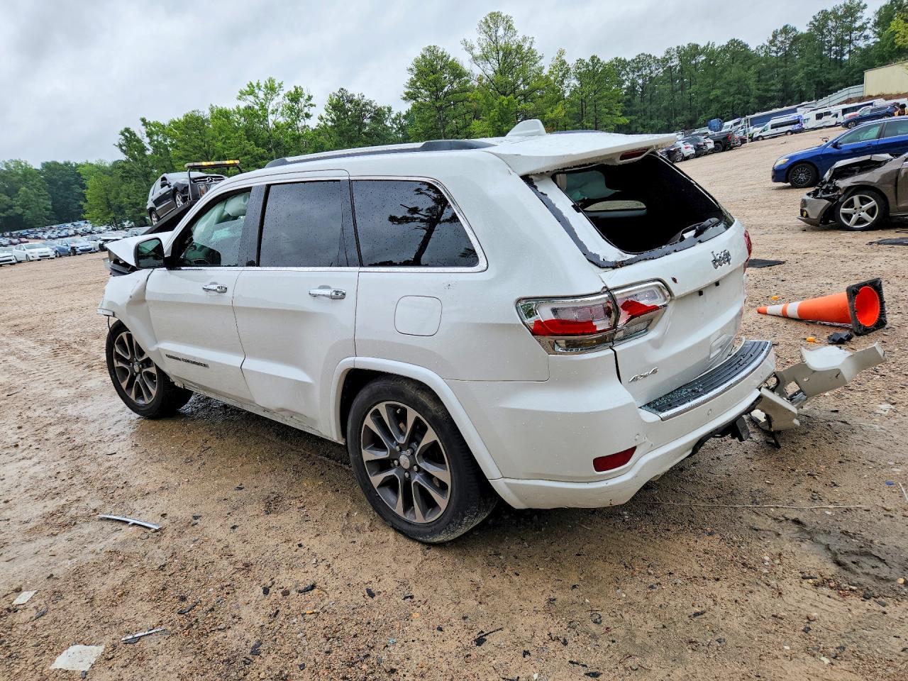 2018 Jeep Grand Cherokee Overland - Фото 2