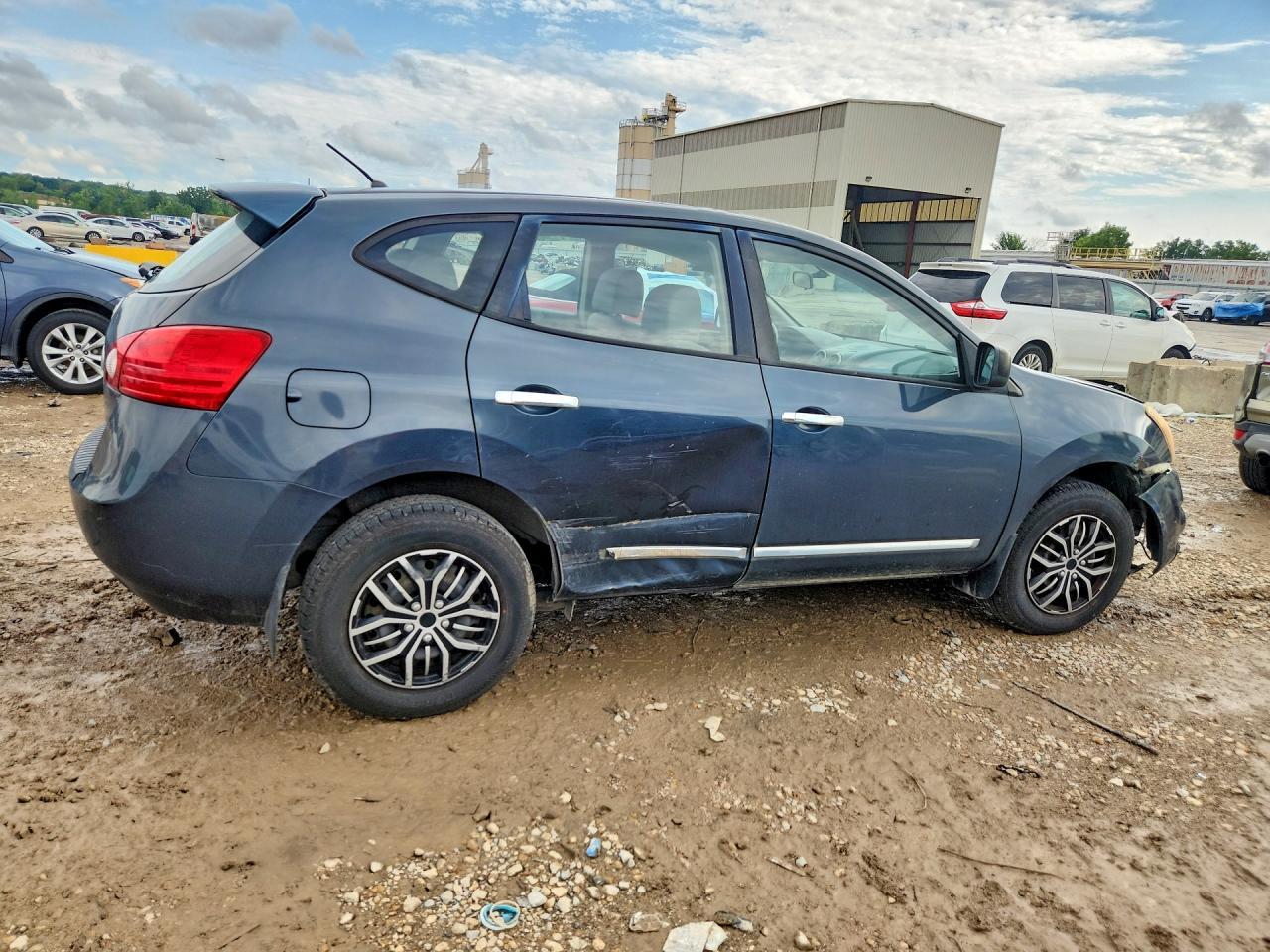 2013 Nissan Rogue S - Фото 3