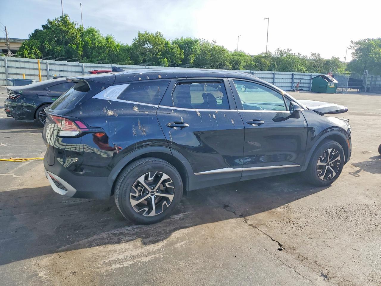 2025 Kia Sportage Ex - Image 3