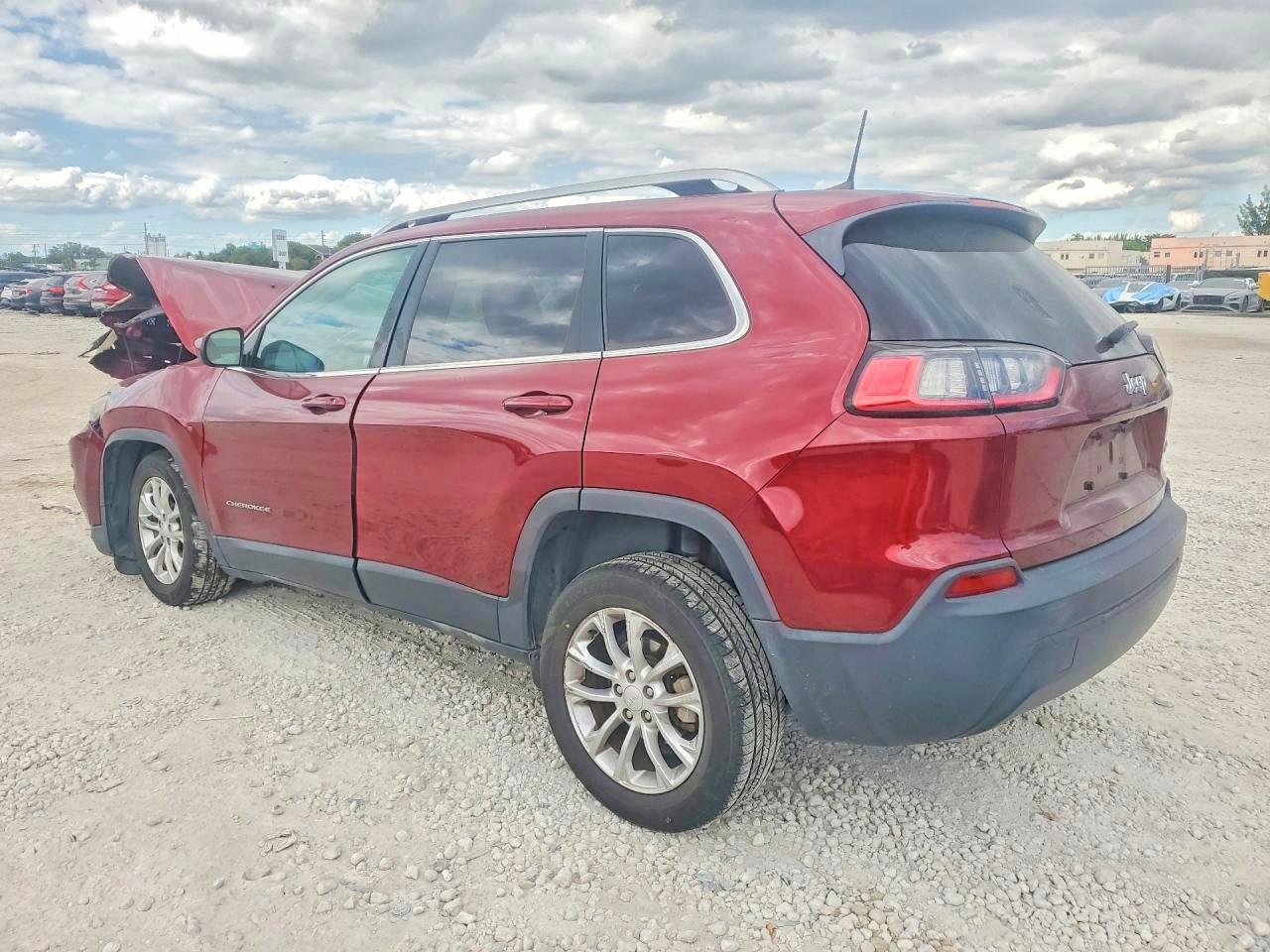 2019 Jeep Cherokee Latitude - Фото 2