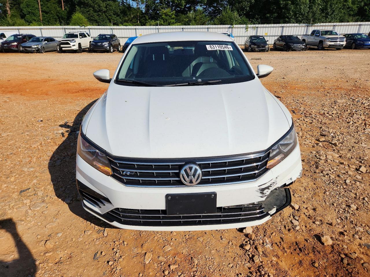 2018 Volkswagen Passat S - Фото 5