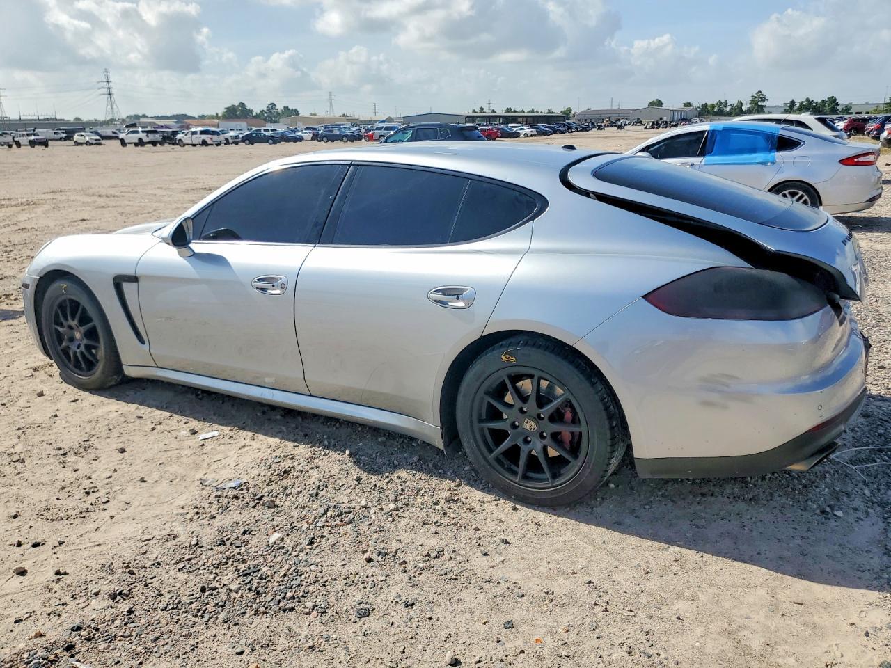 2015 Porsche Panamera 2 - Фото 2