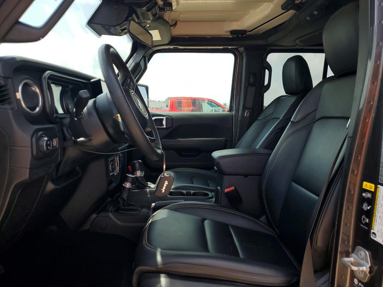 2025 Jeep Gladiator Sport - Image 7