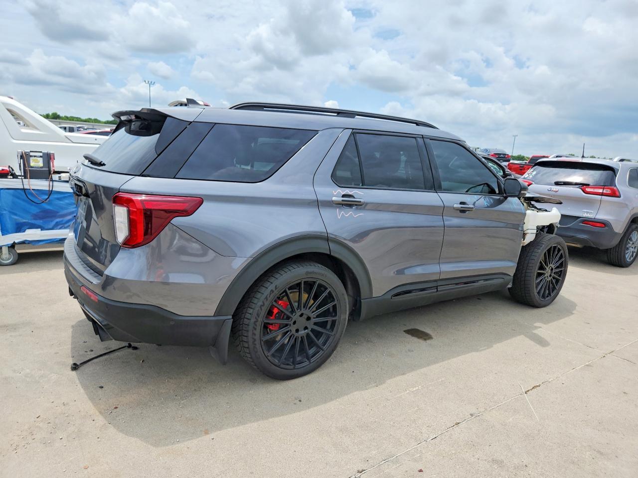 2022 Ford Explorer St - Фото 3