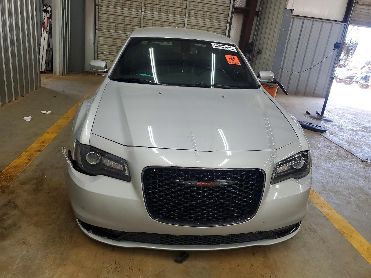 2021 Chrysler 300 S - Фото 5