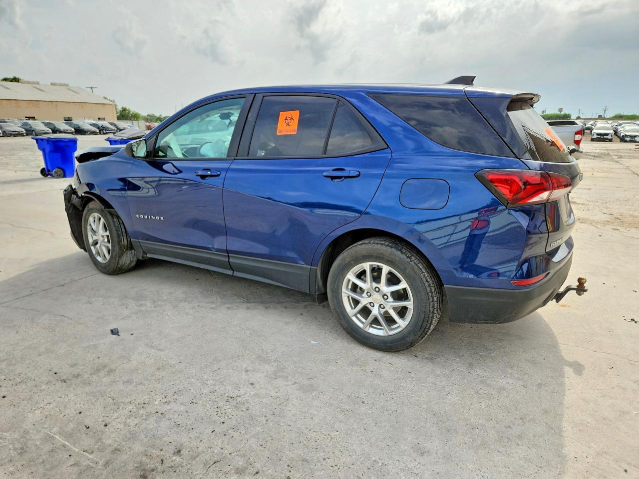 2022 Chevrolet Equinox Ls - Image 2