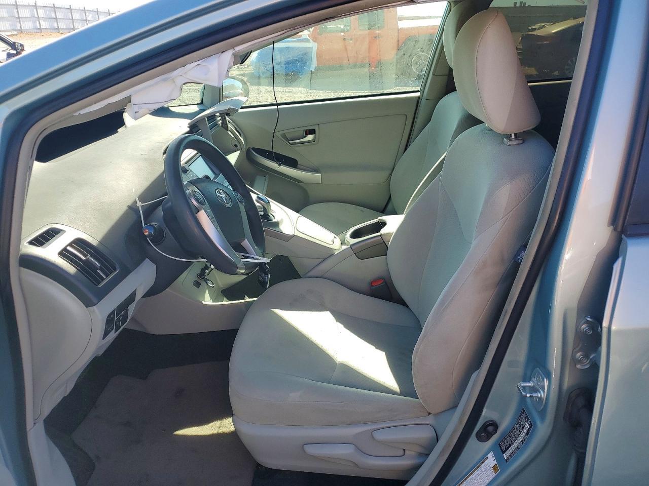 2015 Toyota Prius Two - Фото 7