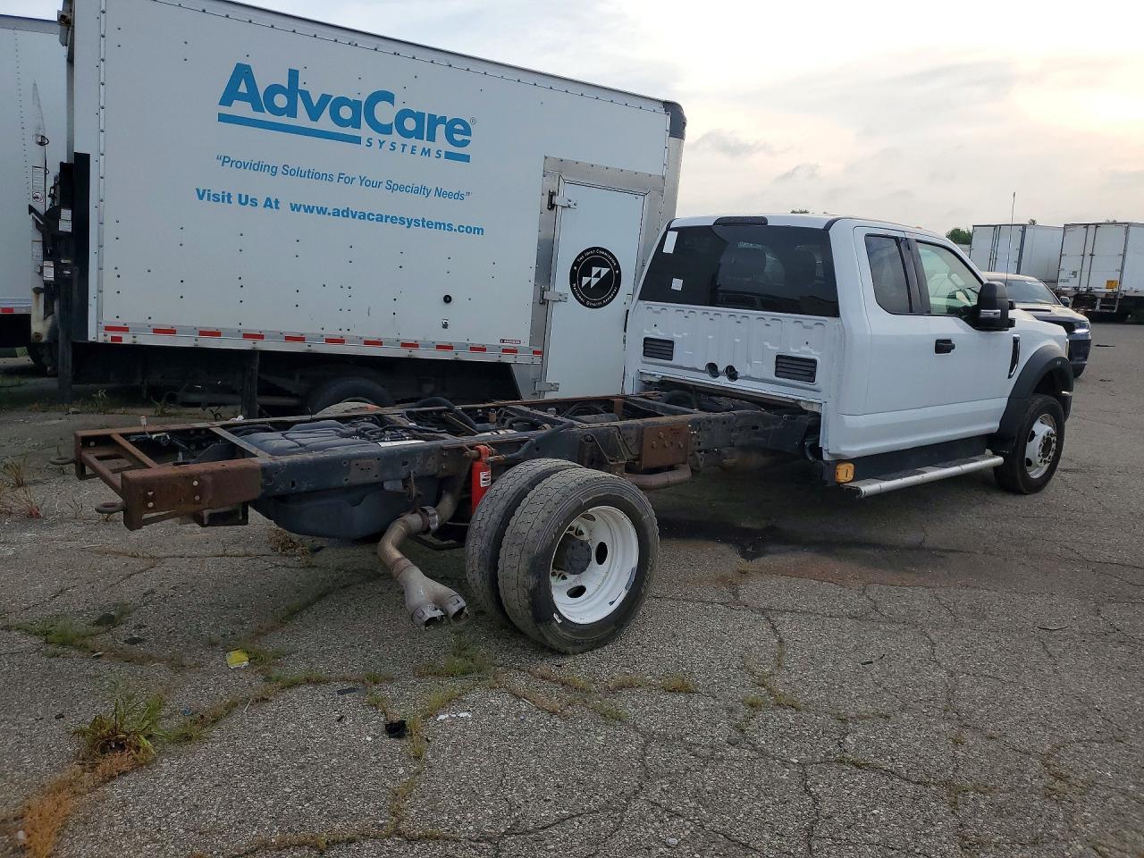 2017 Ford F550 Super Duty - Image 3