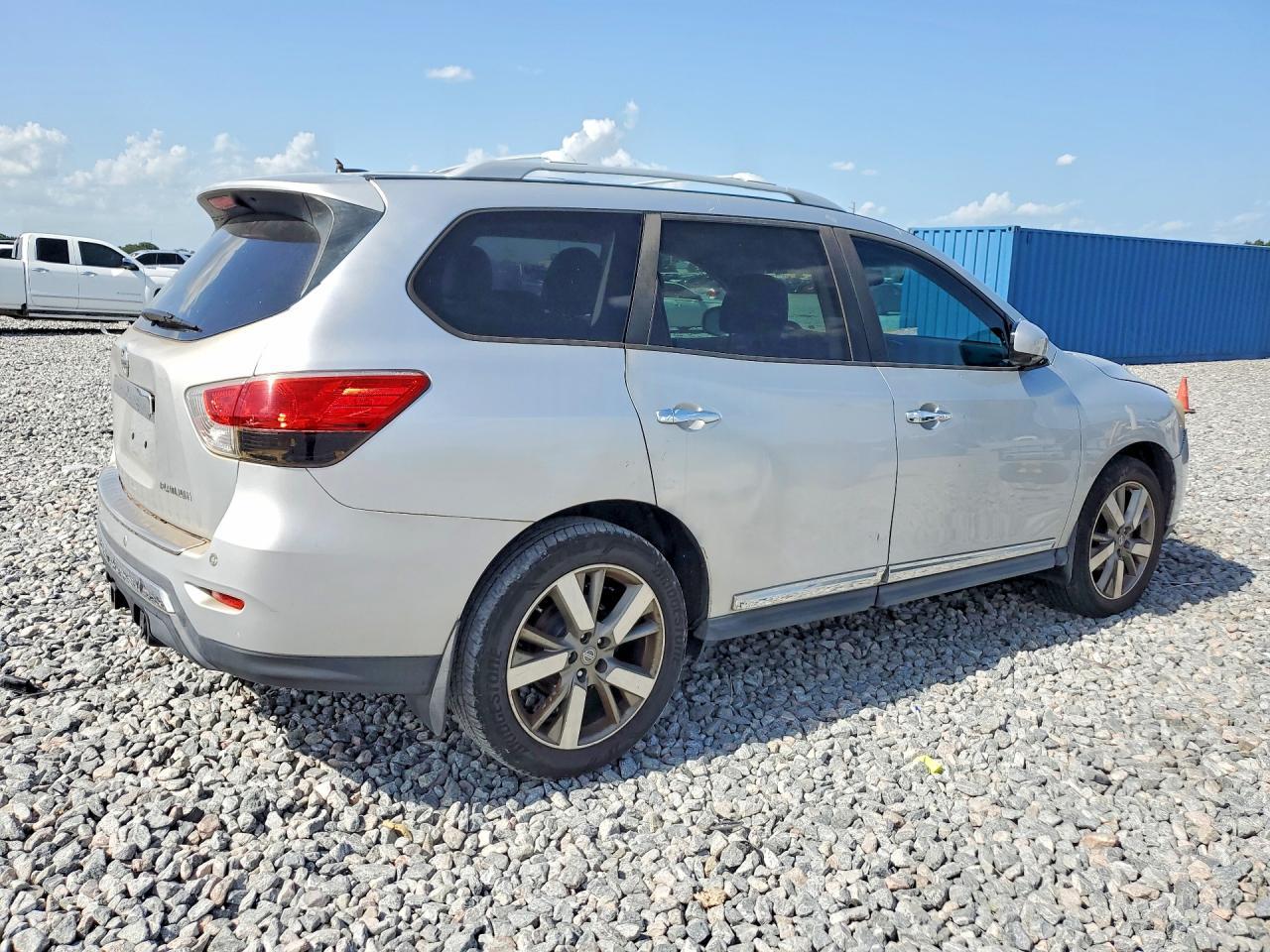 2013 Nissan Pathfinder S - Фото 3