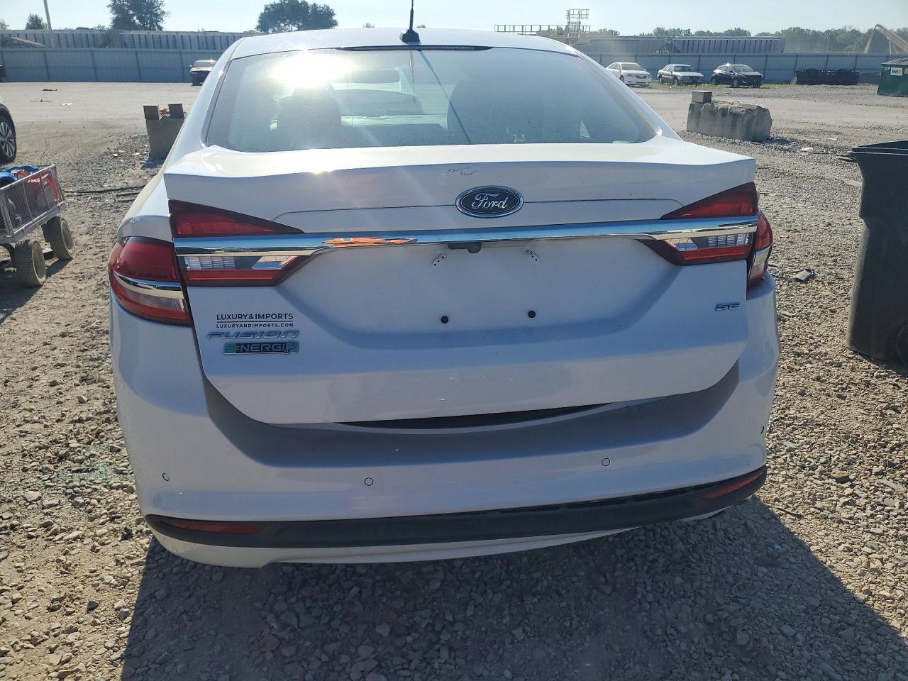 2017 Ford Fusion Se Phev - Фото 6