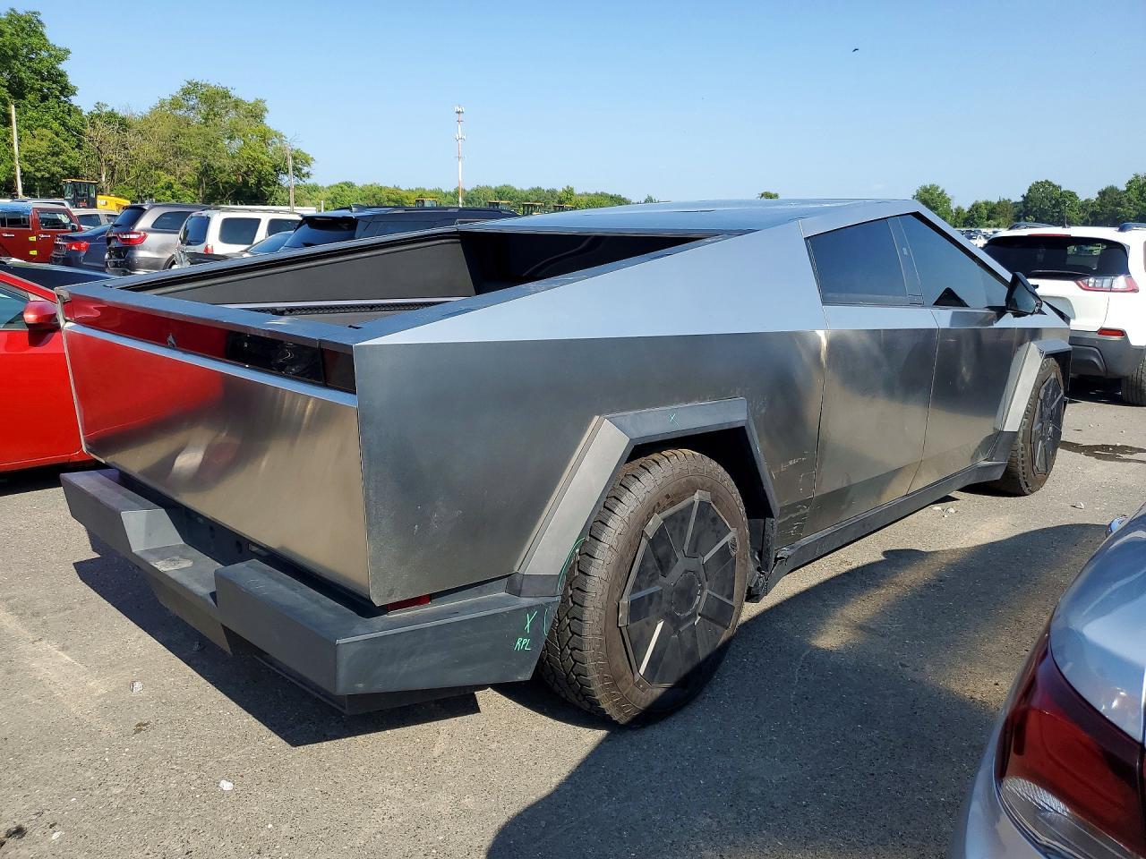 2024 Tesla Cybertruck - Image 3