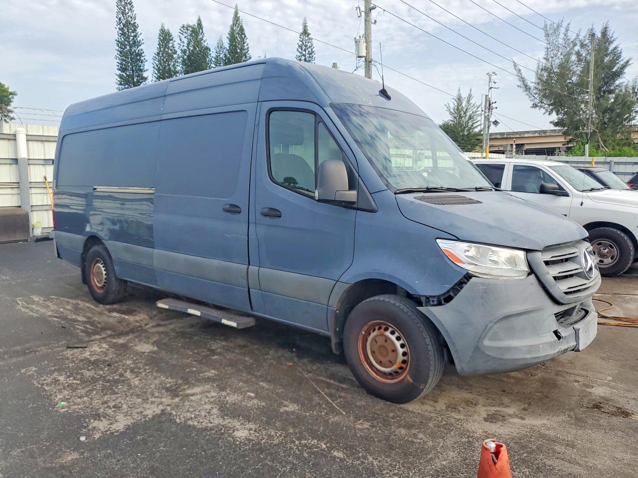 2019 Mercedes-Benz Sprinter 2500/3500 Delivery Van - Фото 4