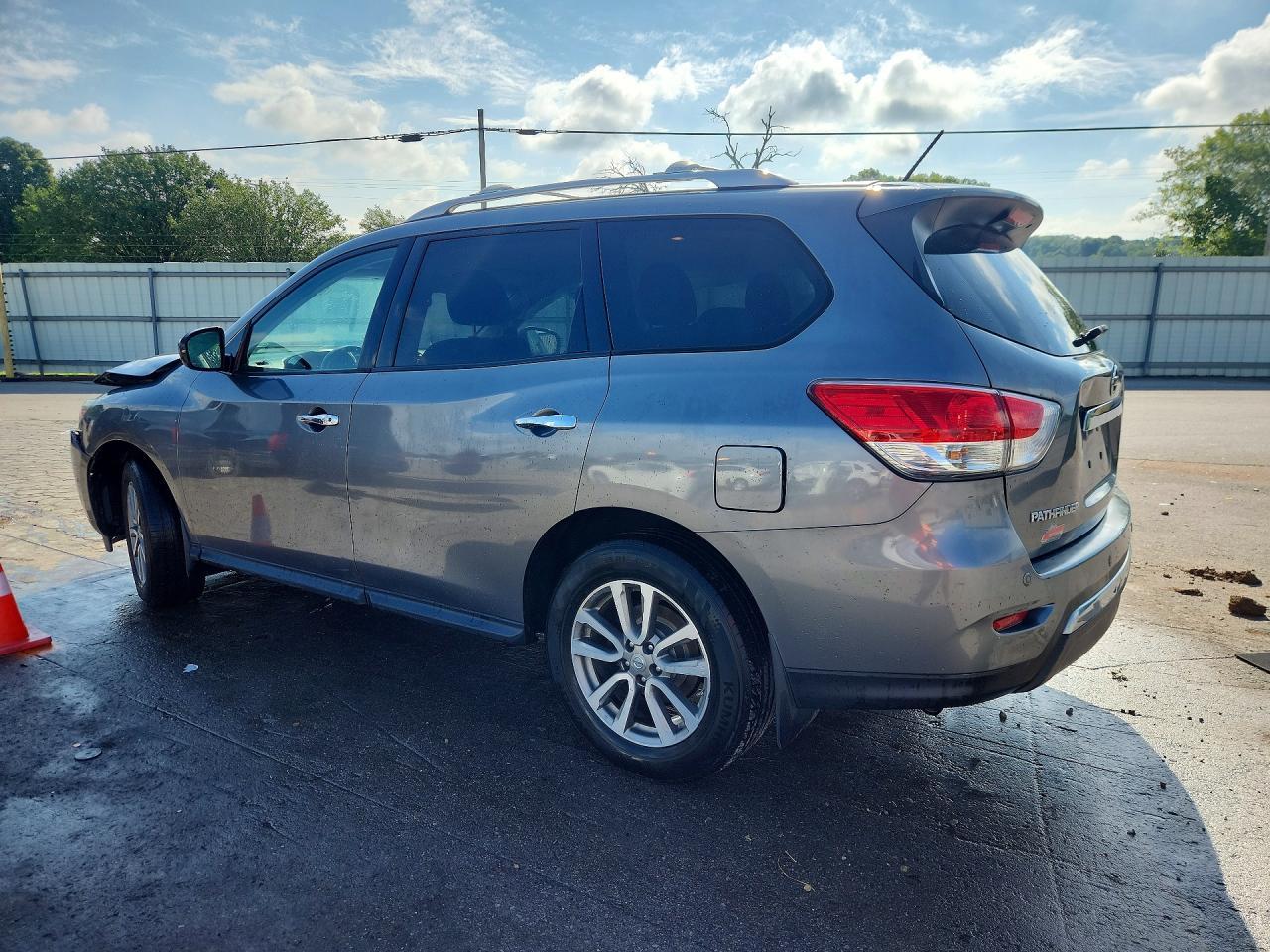 2015 Nissan Pathfinder Sv - Фото 2
