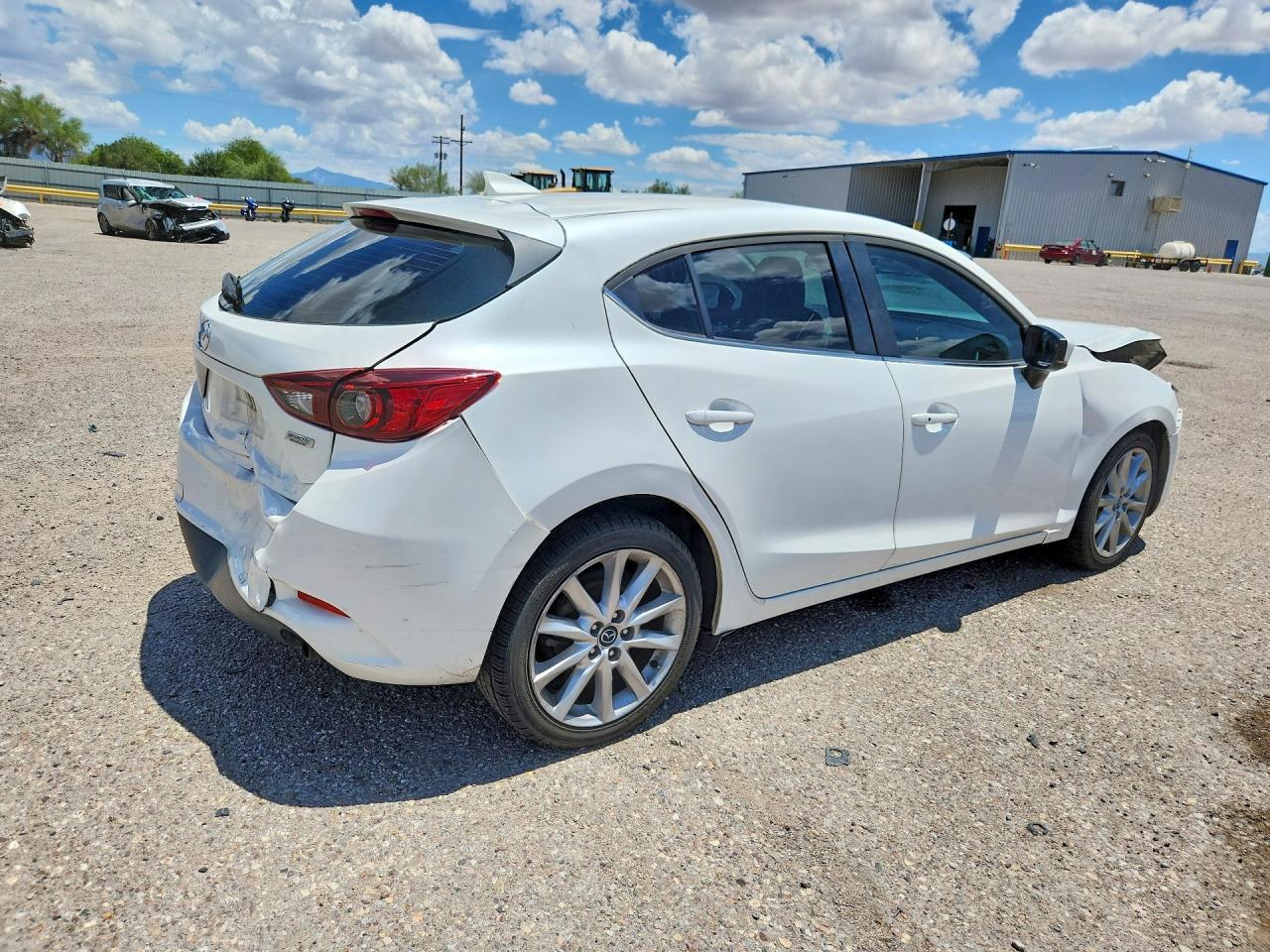 2017 Mazda 3 Grand Touring - Фото 3