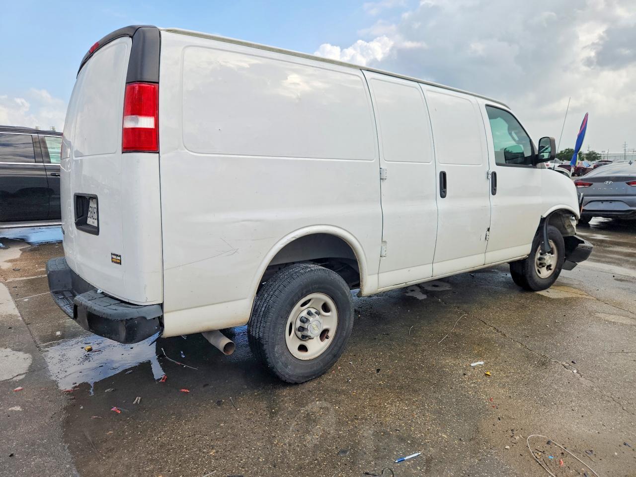 2021 Chevrolet Express G2500 Delivery Van - Фото 3