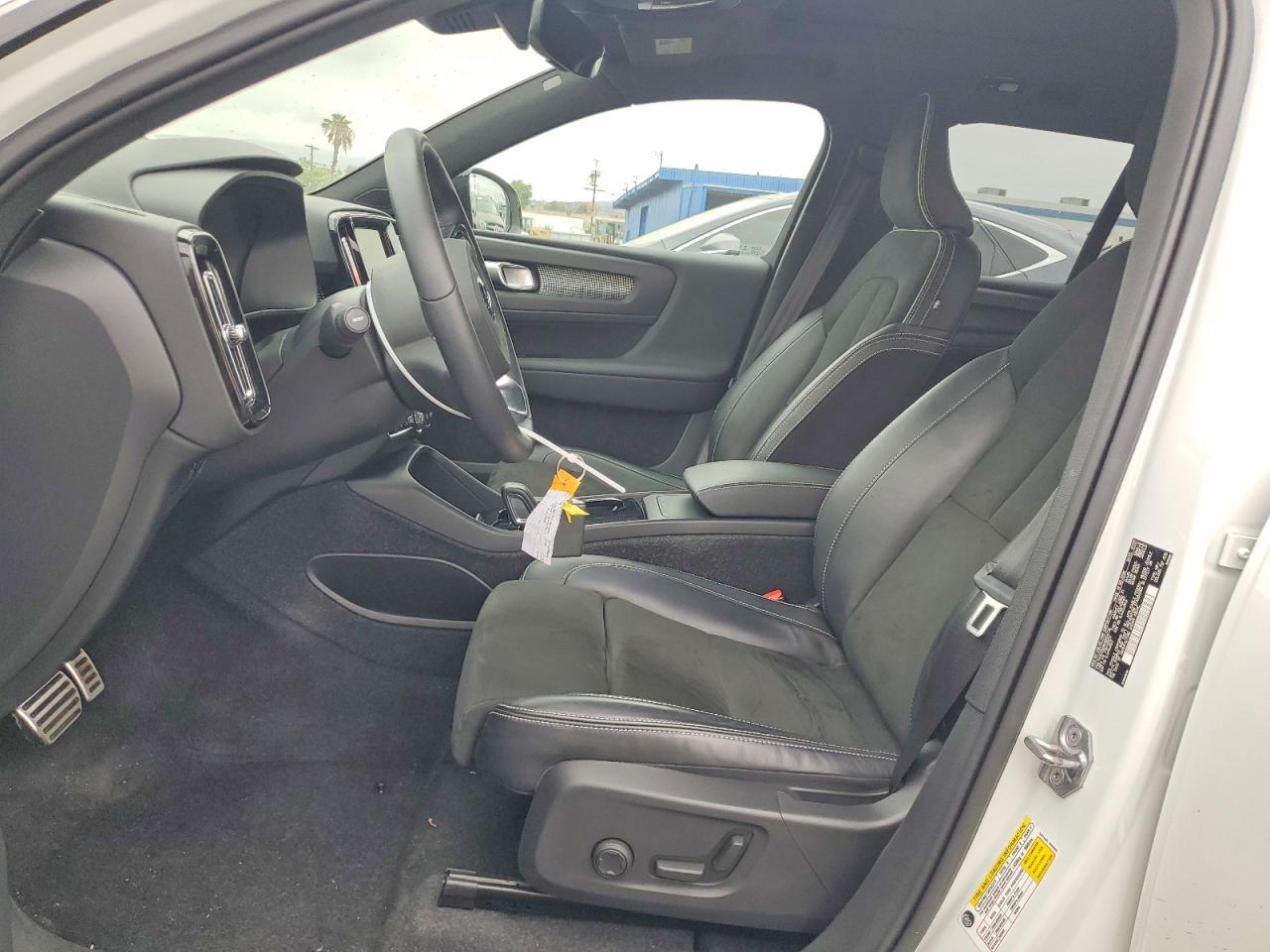 2022 Volvo Xc40 P8 Recharge Plus - Фото 7