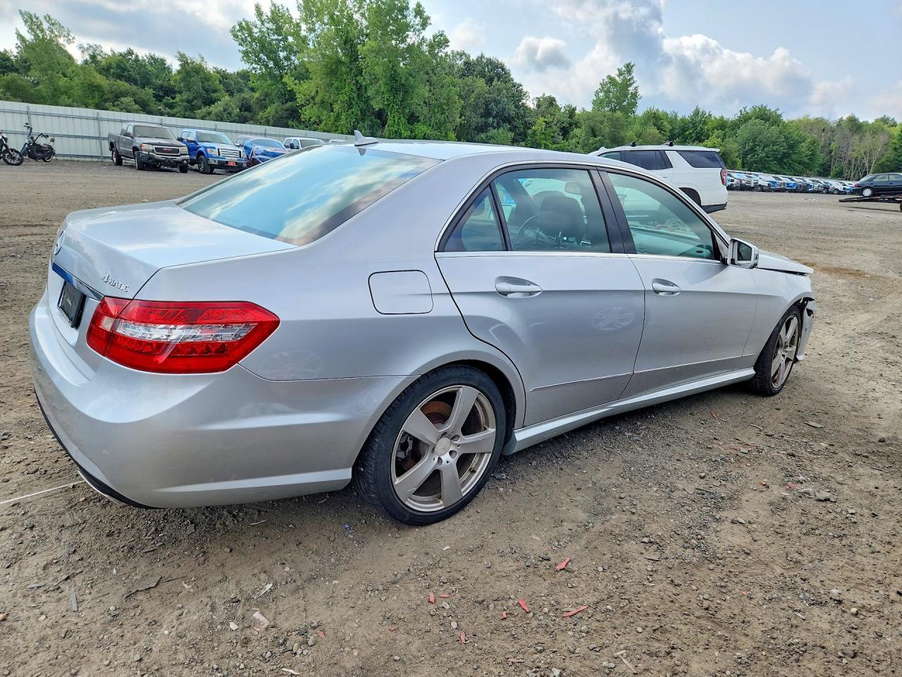 2010 Mercedes-Benz E 350 4Matic - Фото 3