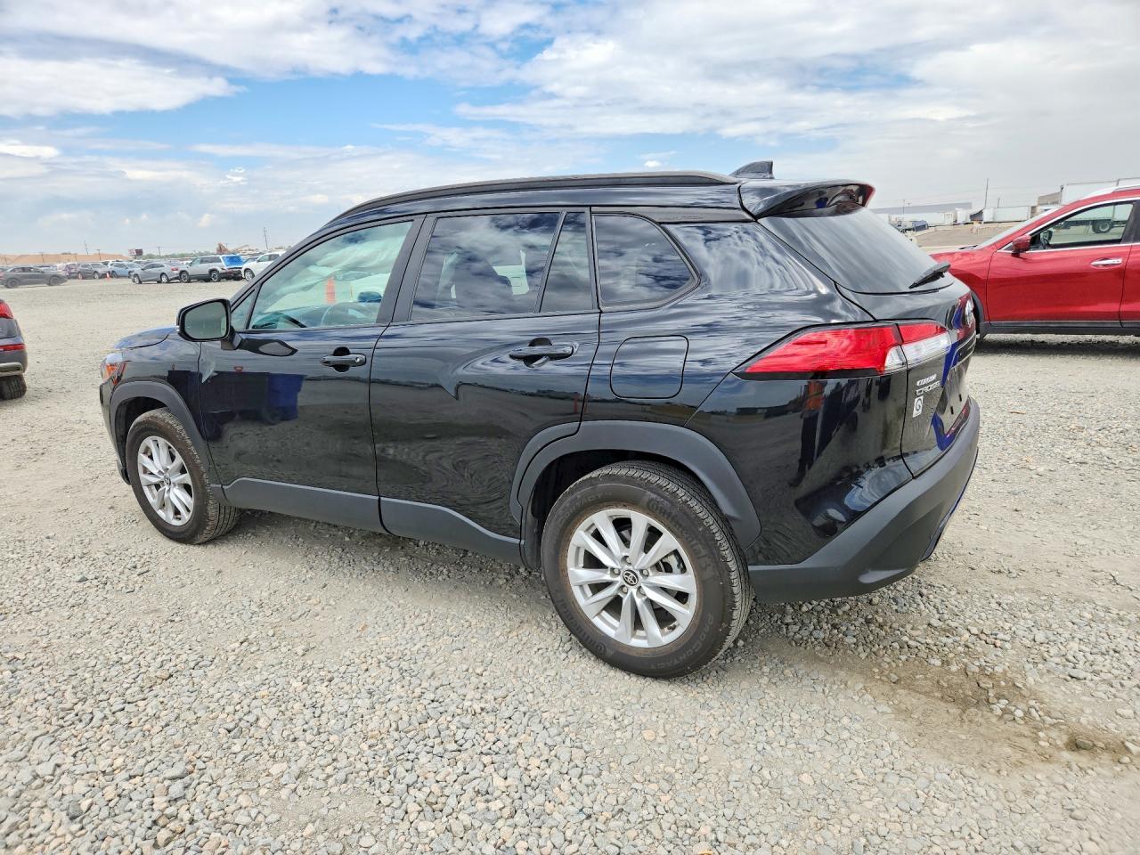 2022 Toyota Corolla Cross Le - Фото 2