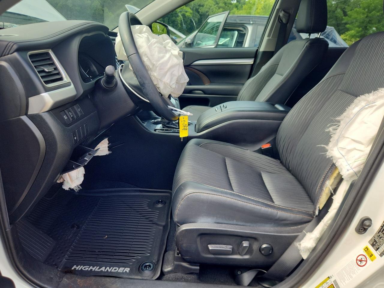 2019 Toyota Highlander Le Plus - Фото 7