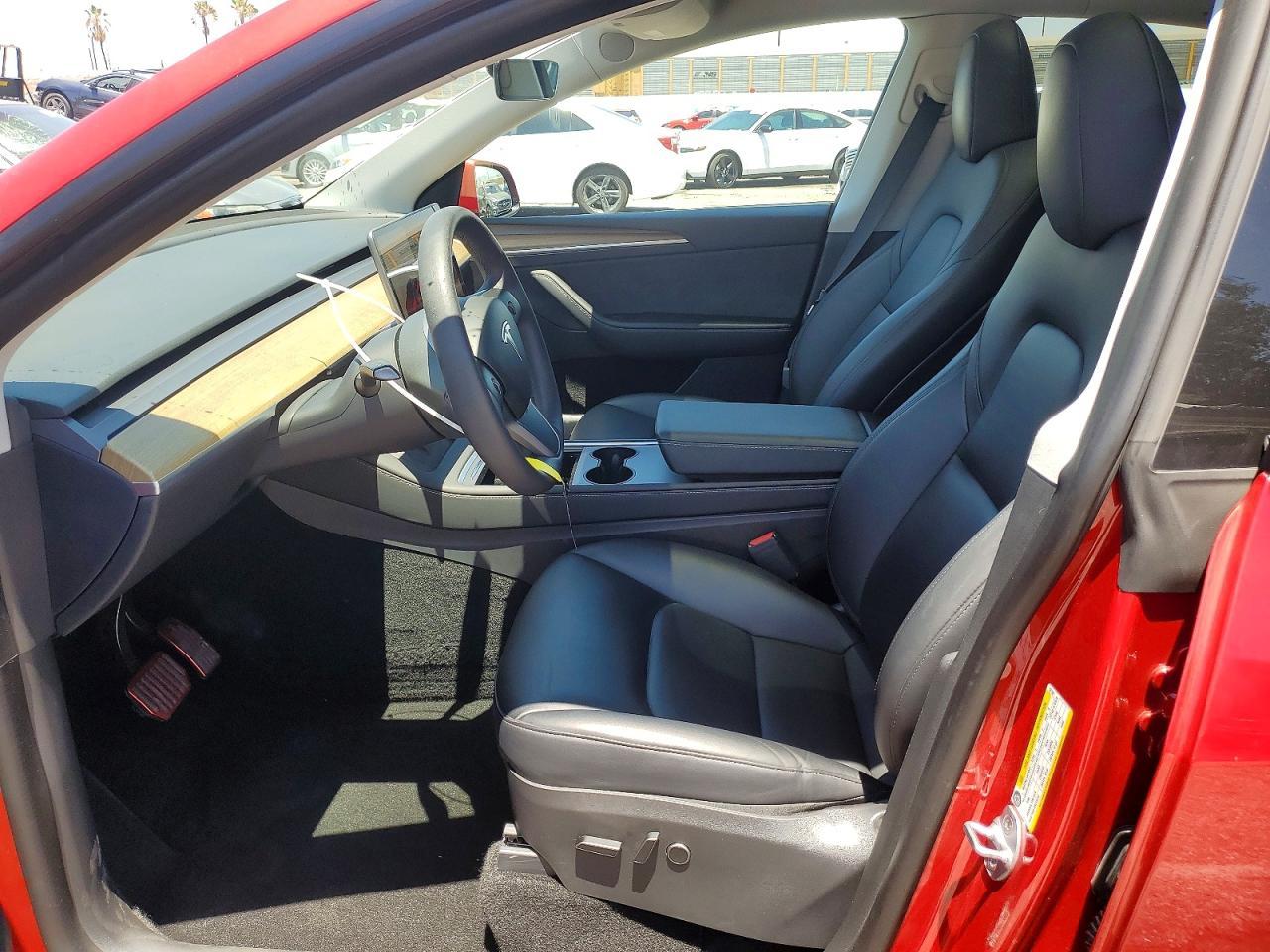 2023 Tesla Model Y - Image 7