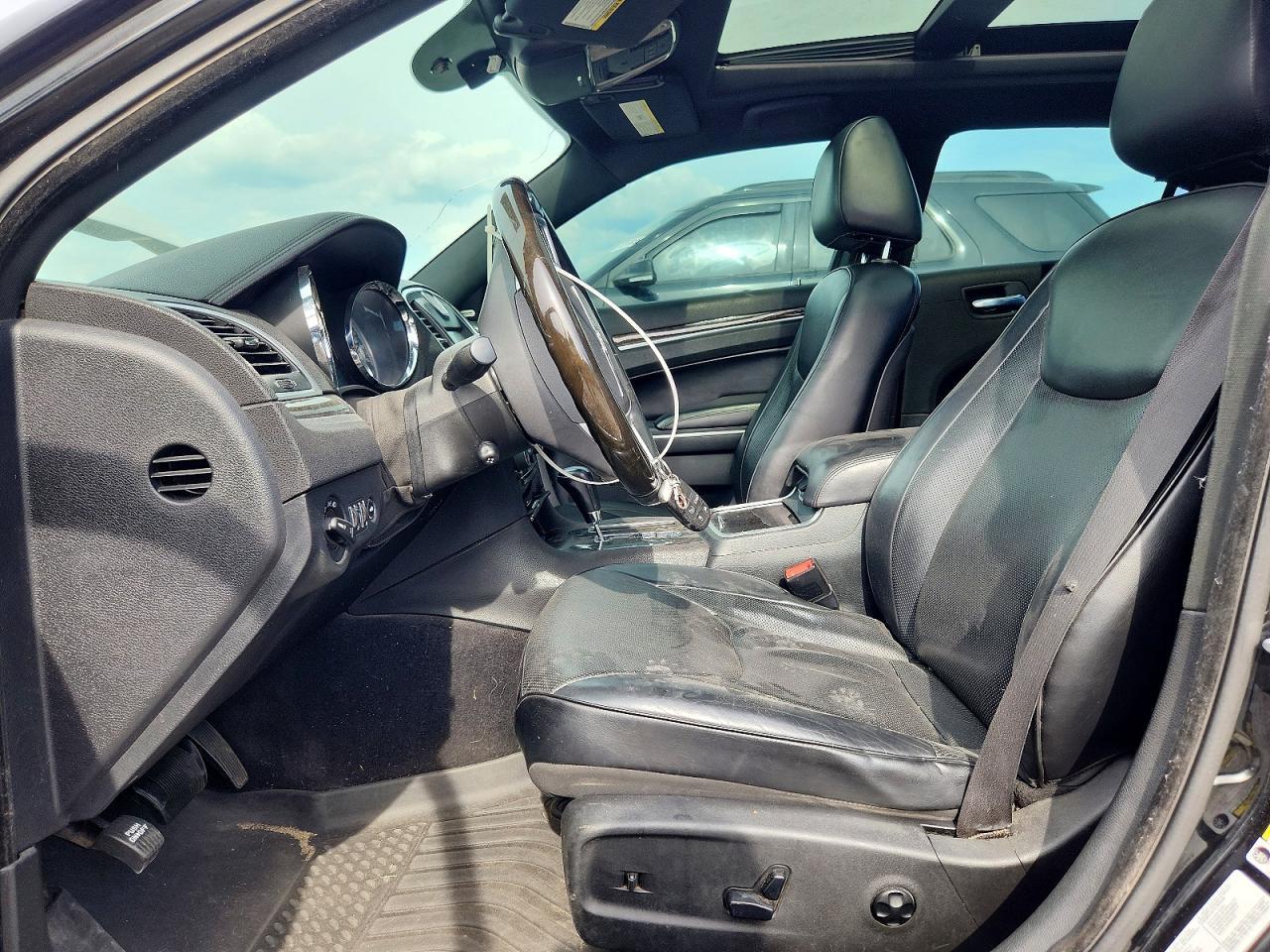 2014 Chrysler 300C - Фото 7