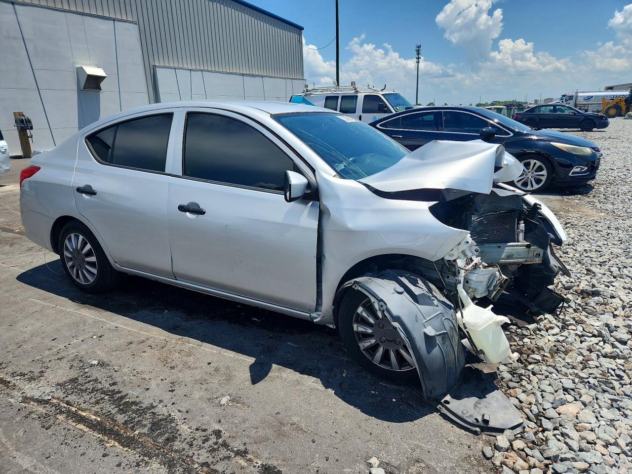 2016 Nissan Versa 1.6 S Plus - Image 4