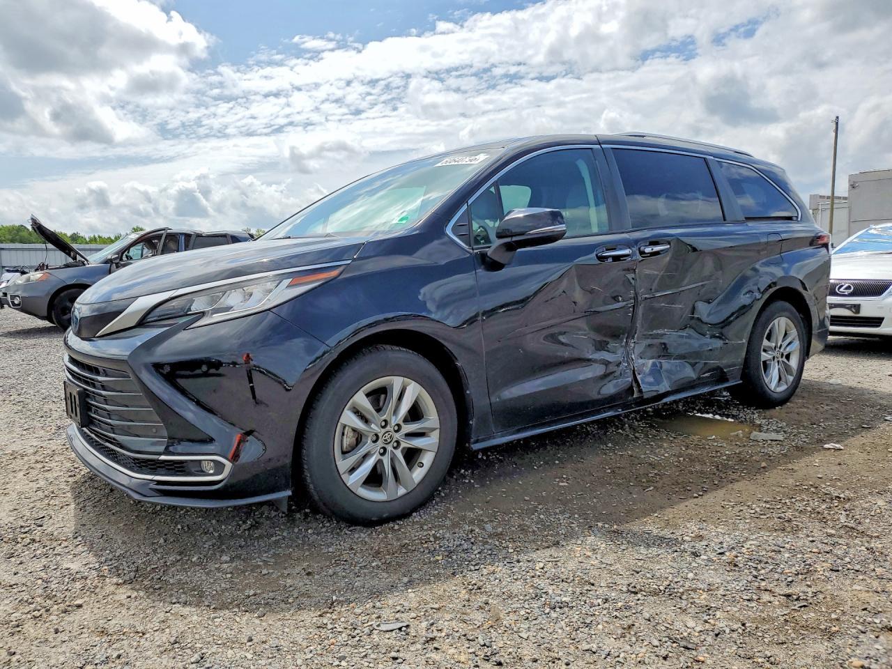 2023 Toyota Sienna Limited 7-Passenger