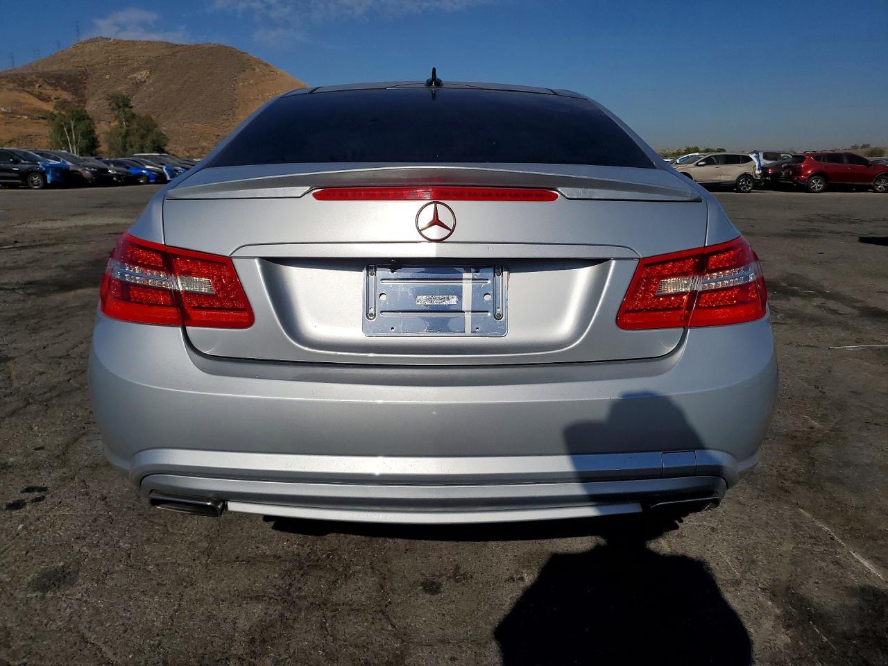 2010 Mercedes-Benz E 550 - Фото 6